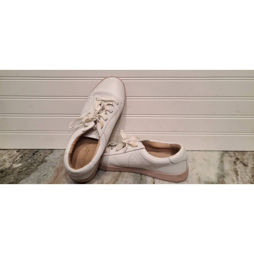 Vionic Womens Chantelle White Leather Sneakers W/Pink Soles Size 9